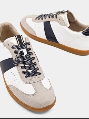 ShuShop White and Beige Sneakers with Navy Stripe